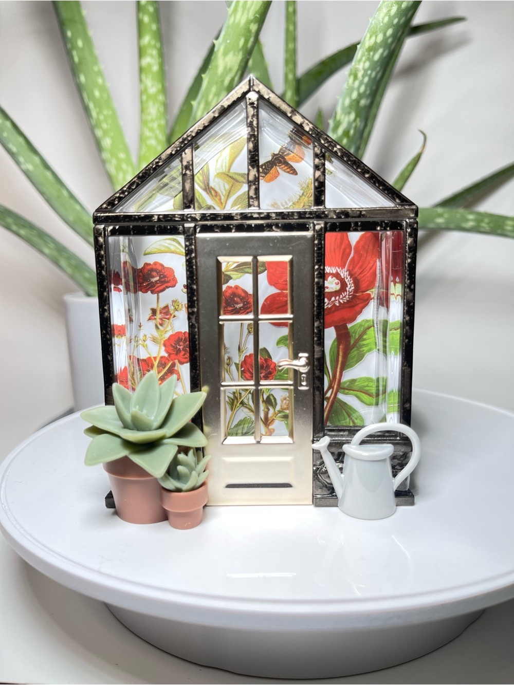 BATH and BODY WORKS Green House Wall Plug-In with Night Light